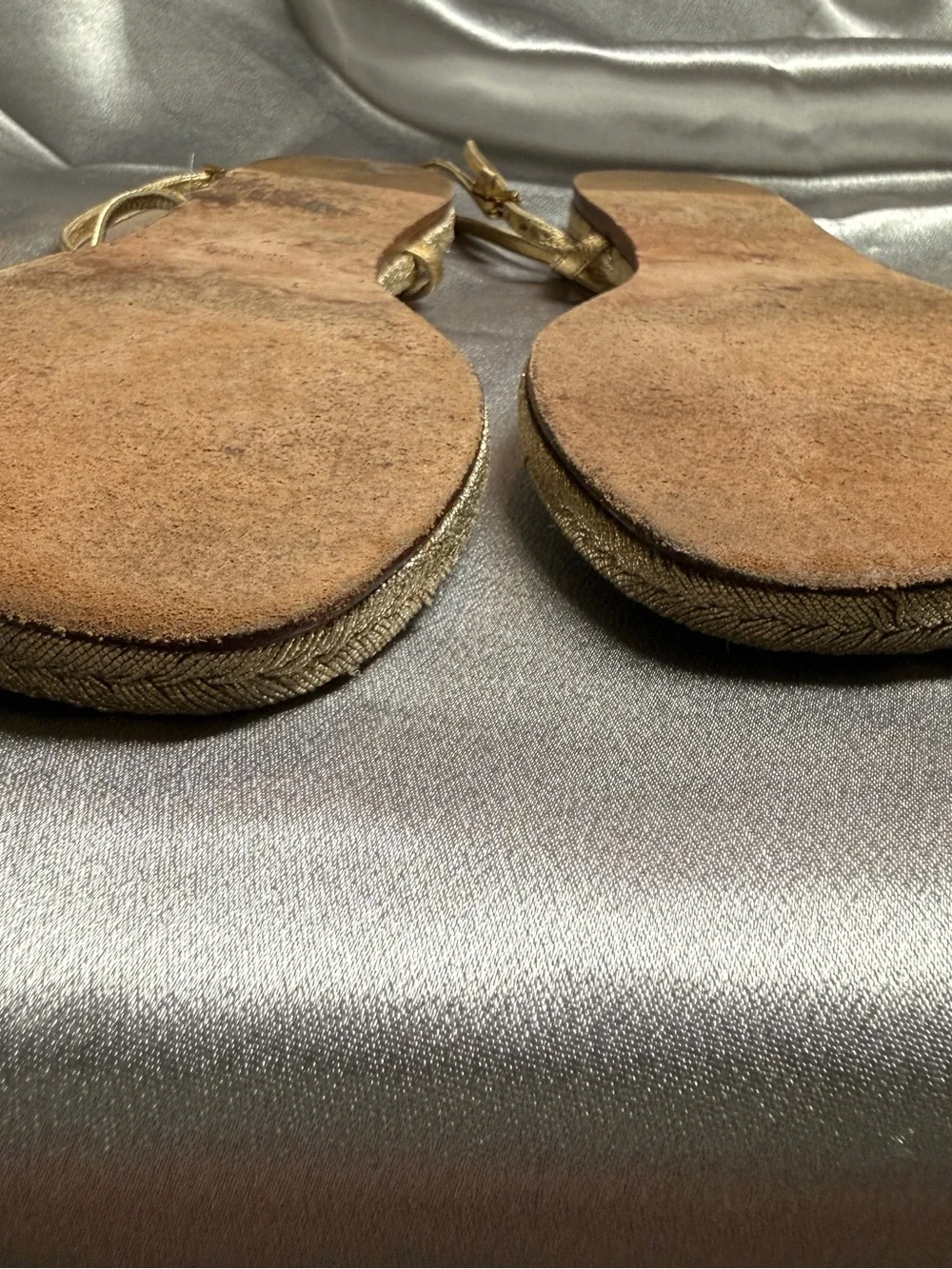 Vintage GUCCI Gold Metallic Leather & Jute Flat Thong Espadrille Sandals 38 US 8